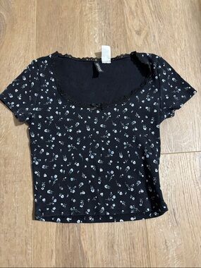 DIVIDED Black Floral Lace-Trim Ribbed Scoop Crop Top